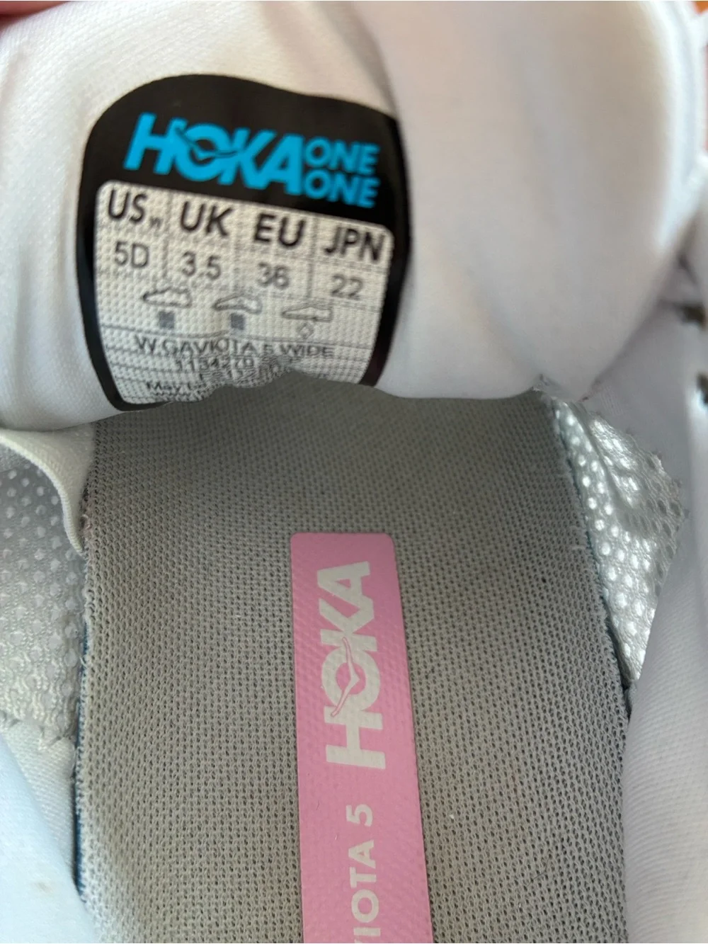 Hoka light gray